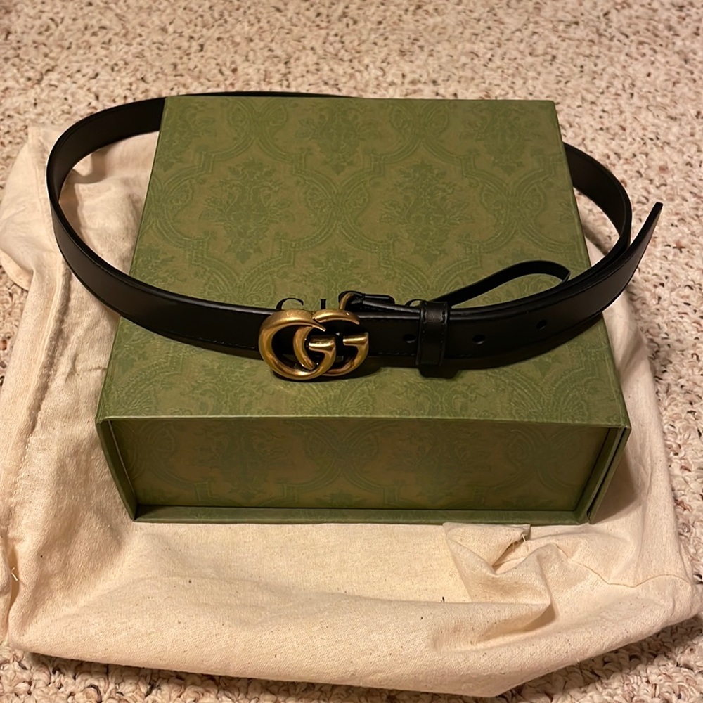 100 % AUTHENTIC GUCCI THIN BELT NEAR PERFECT CONDITION